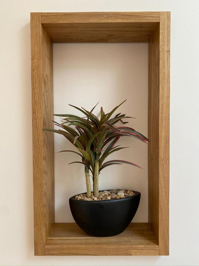 Lovely And Modern Studio Apartment. Borehamwood Exteriör bild